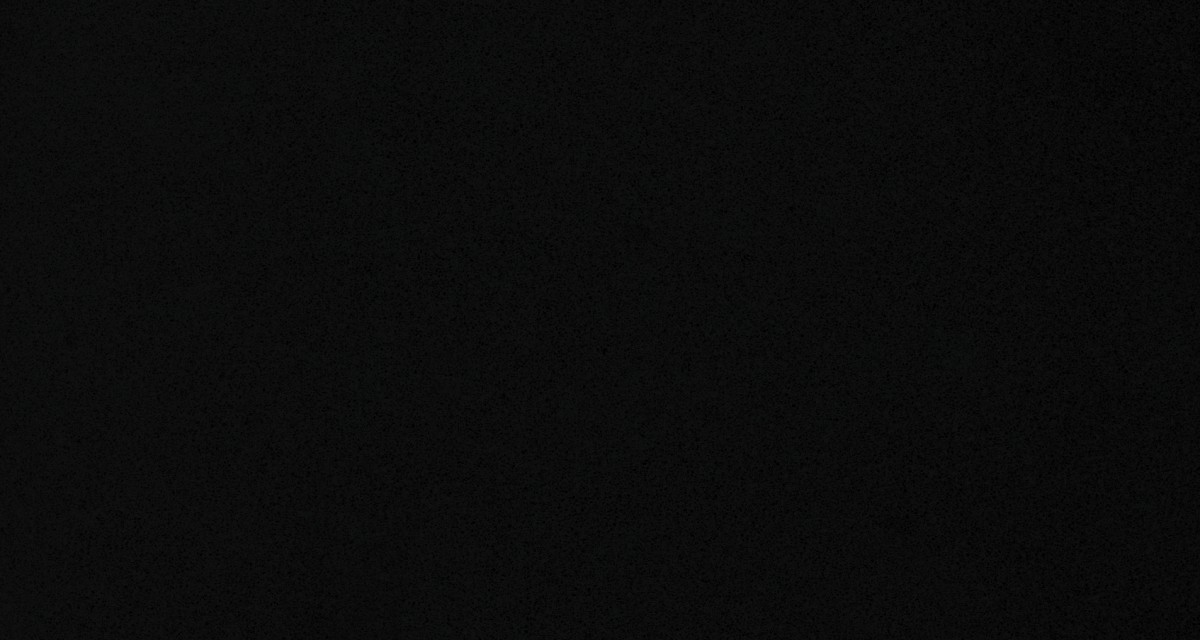 ICONIC BLACK